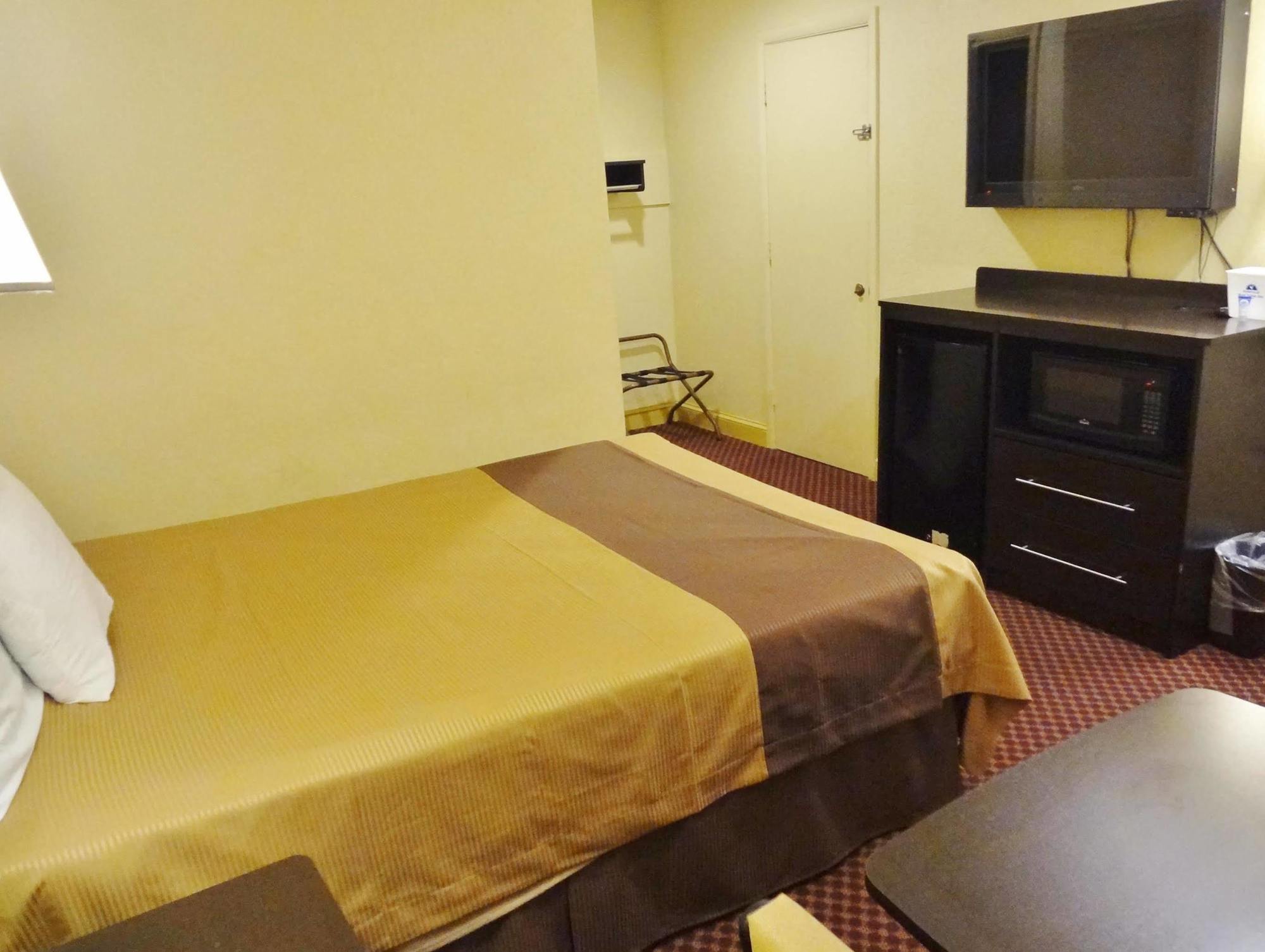 Americas Best Value Inn - Goldsboro Exterior photo