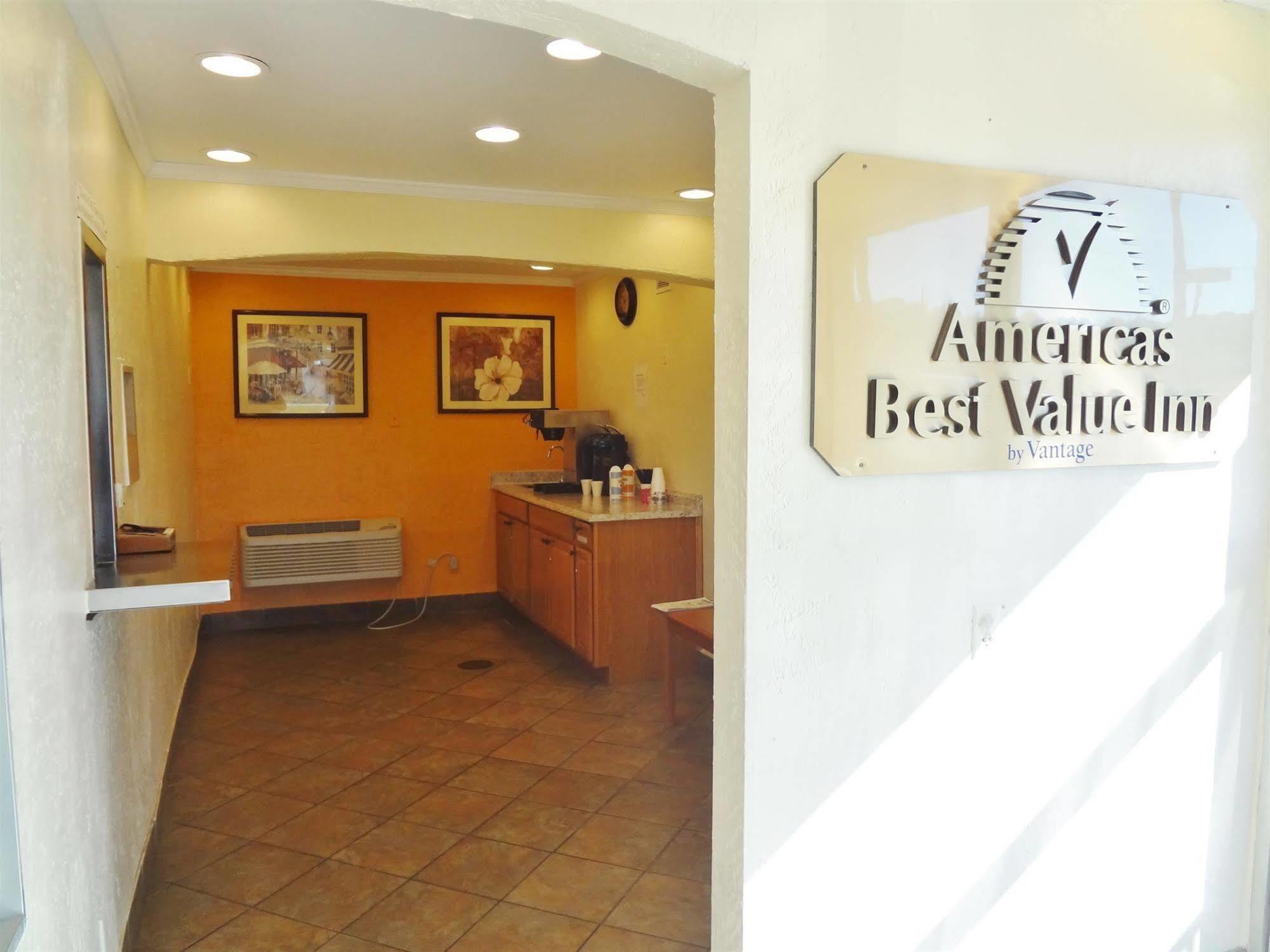 Americas Best Value Inn - Goldsboro Exterior photo