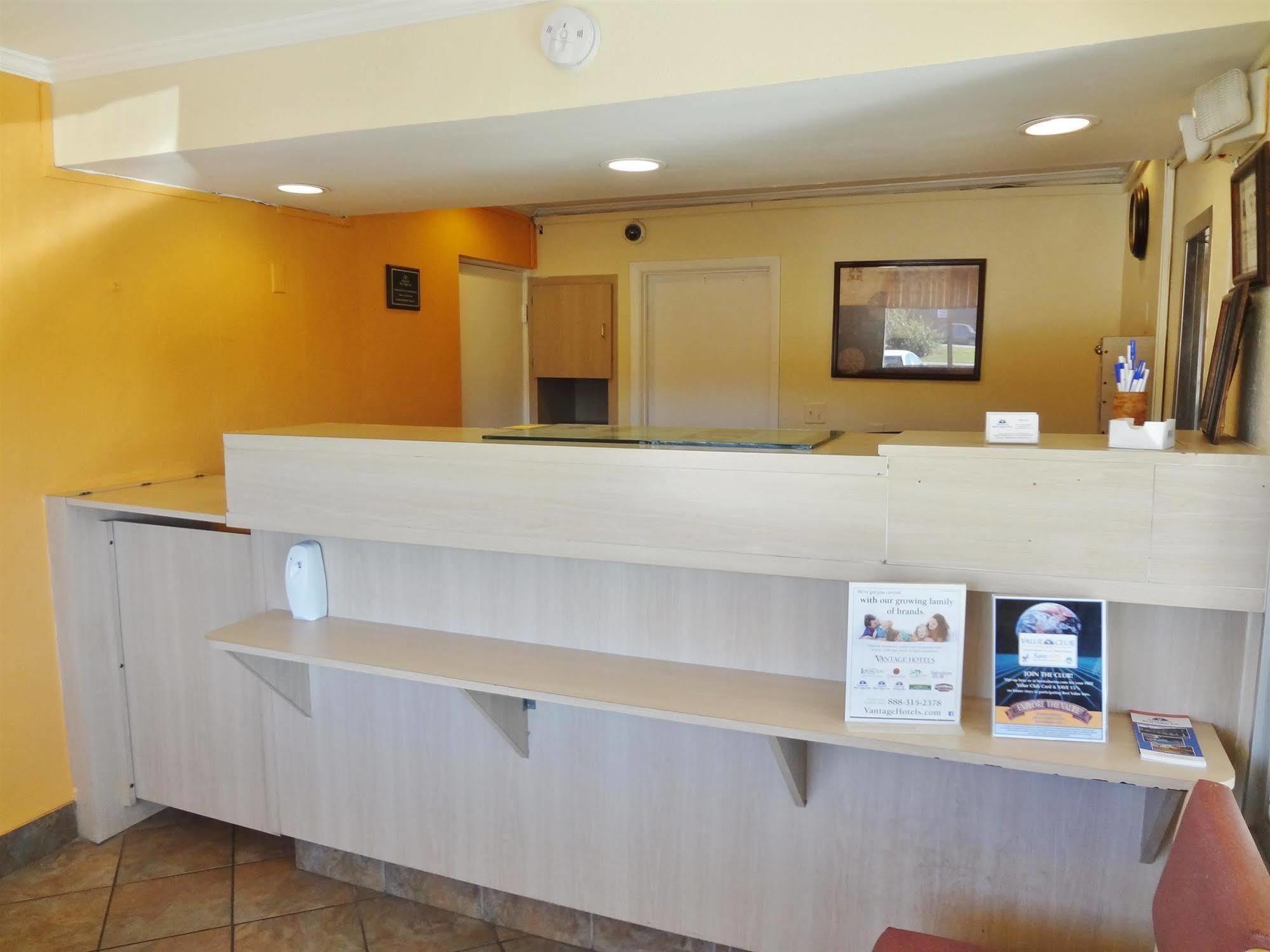 Americas Best Value Inn - Goldsboro Exterior photo