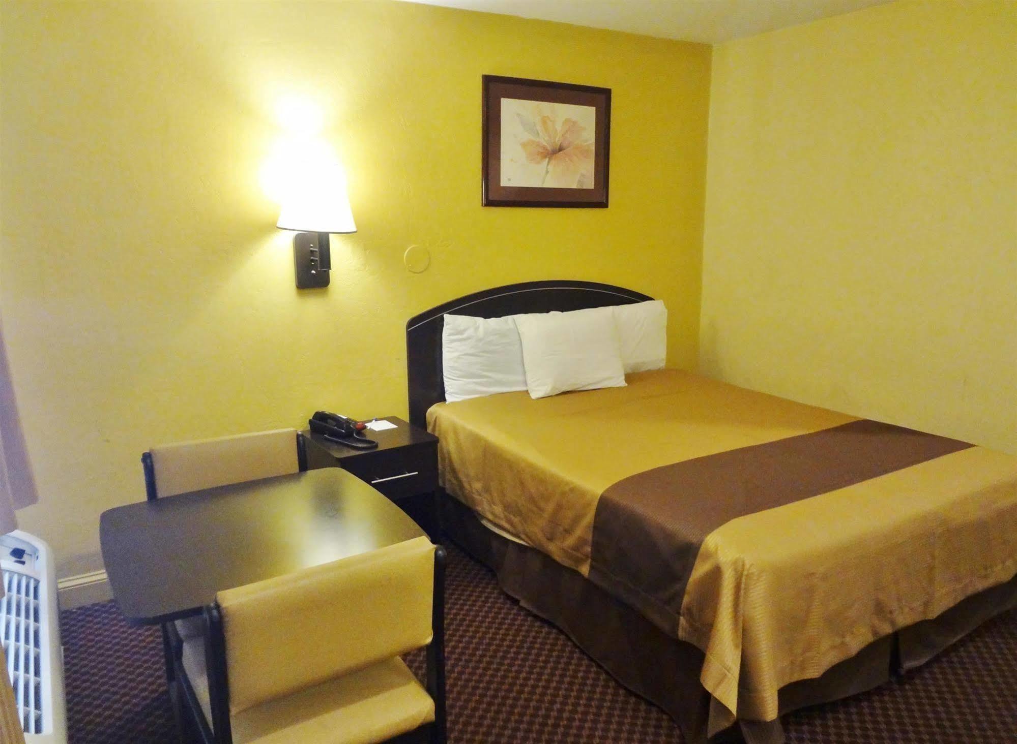 Americas Best Value Inn - Goldsboro Exterior photo